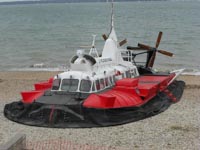 SRN6 017 landed on the beach at Lee